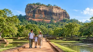 シーギリヤの庭園と岩を訪ねる日帰り旅行のイメージ（生成画像）